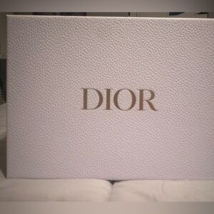 Dior box